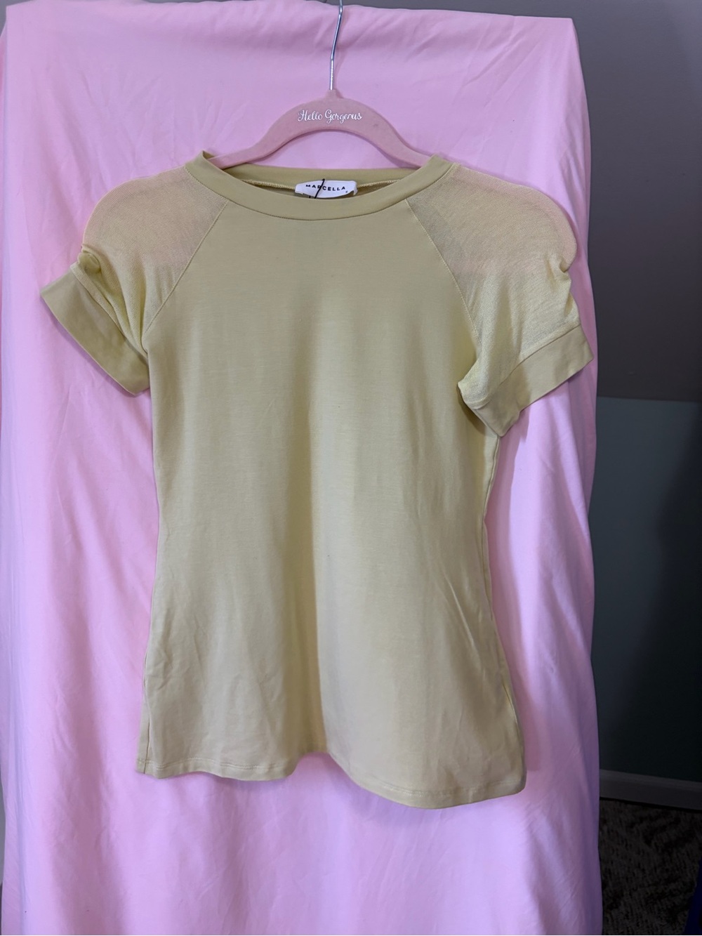Marcella Slim Fit Short Sleeve Top in Light Yellow/lime size small